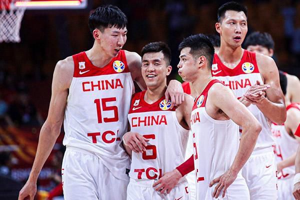 第42分钟，斯通斯无法坚持伤退离场。